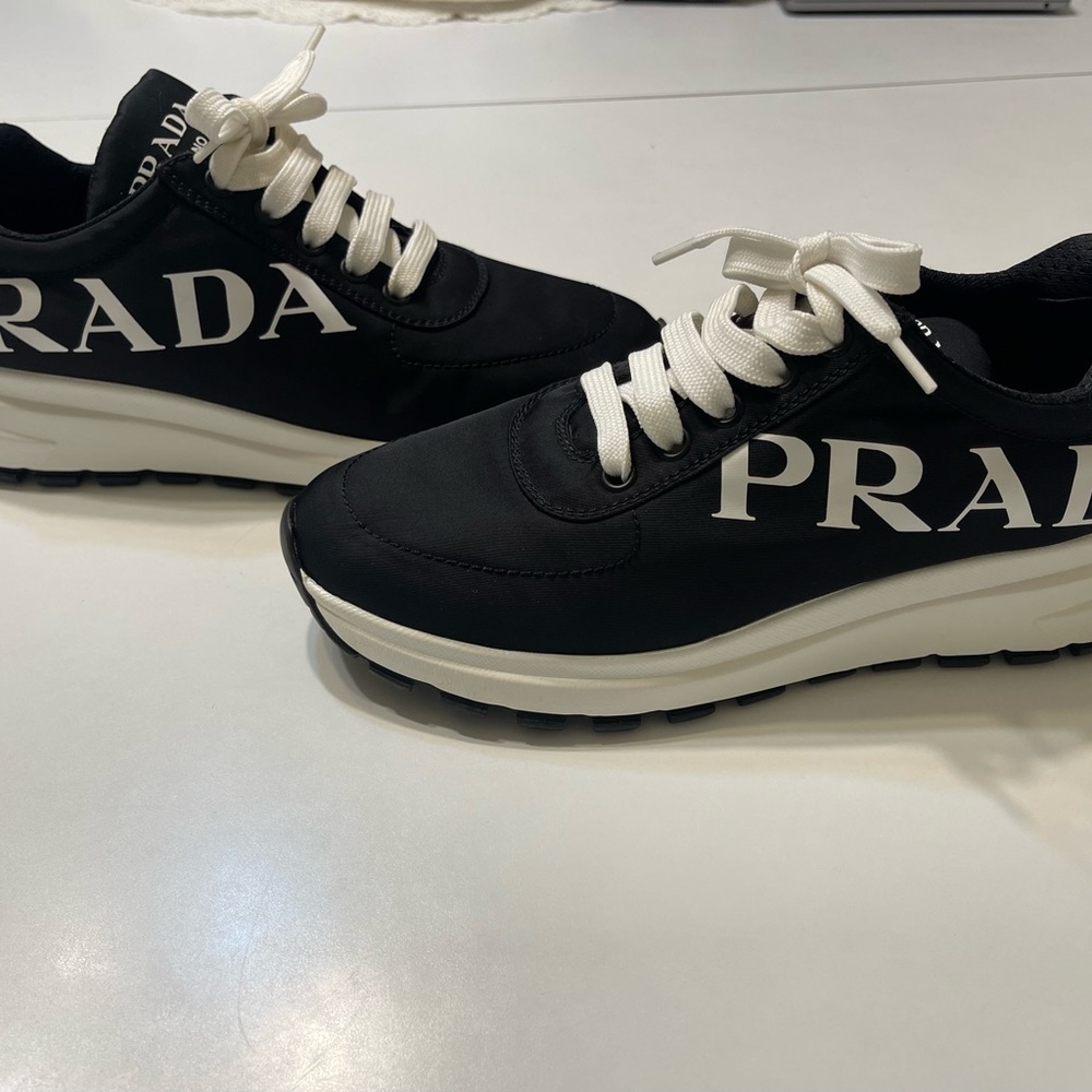 Women Prada shoes never really been used only about 2 times like new condition - Picture 1 of 5